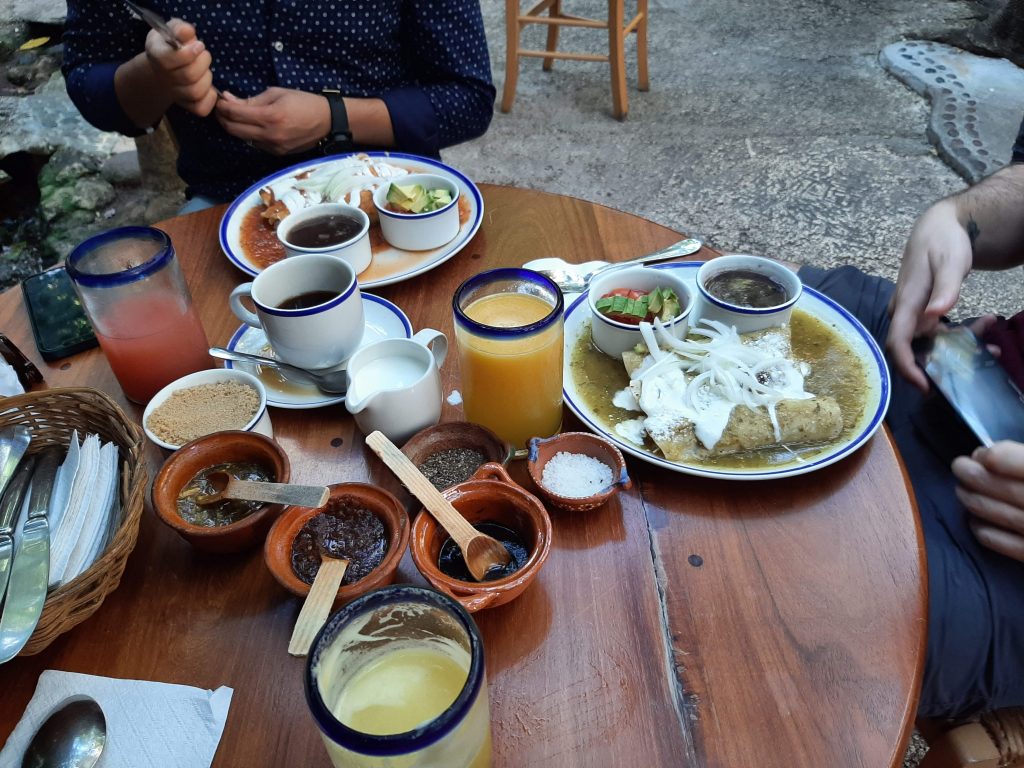 Este es uno de de los mejores restaurantes de comida mexicana en Playa del Carmen. Es muy conocido por sus desayunos.